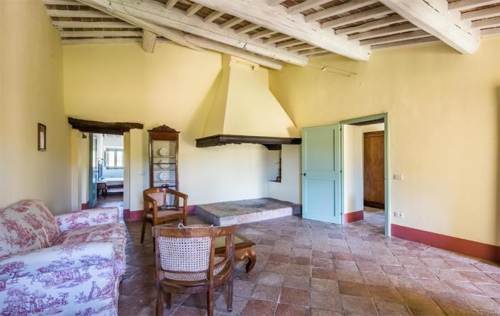 Image No.22-4 Bed Farmhouse for sale