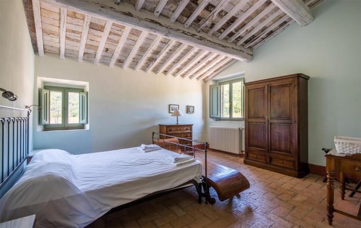 Image No.24-4 Bed Farmhouse for sale