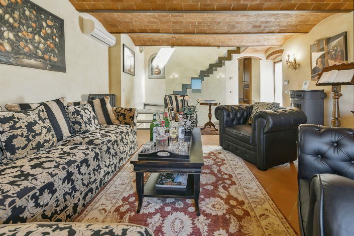 Image No.13-3 Bed Farmhouse for sale