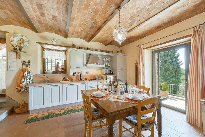 Image No.15-3 Bed Farmhouse for sale