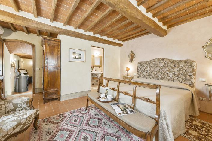 Image No.20-3 Bed Farmhouse for sale