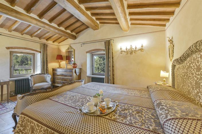 Image No.24-3 Bed Farmhouse for sale