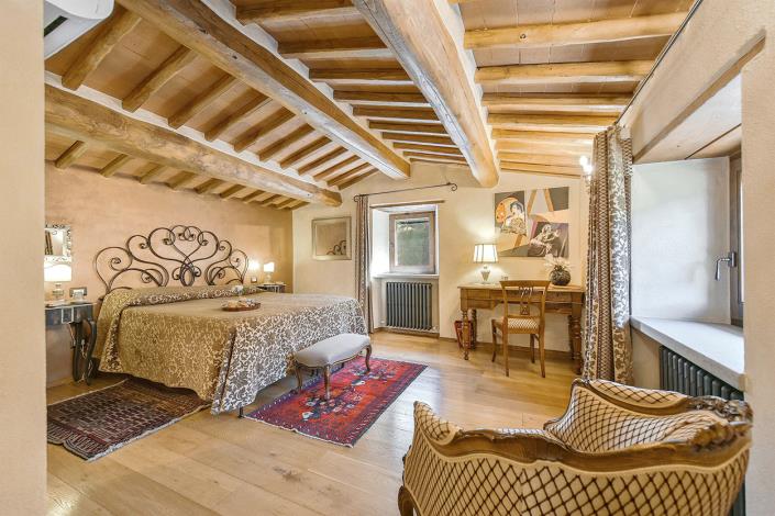 Image No.25-3 Bed Farmhouse for sale