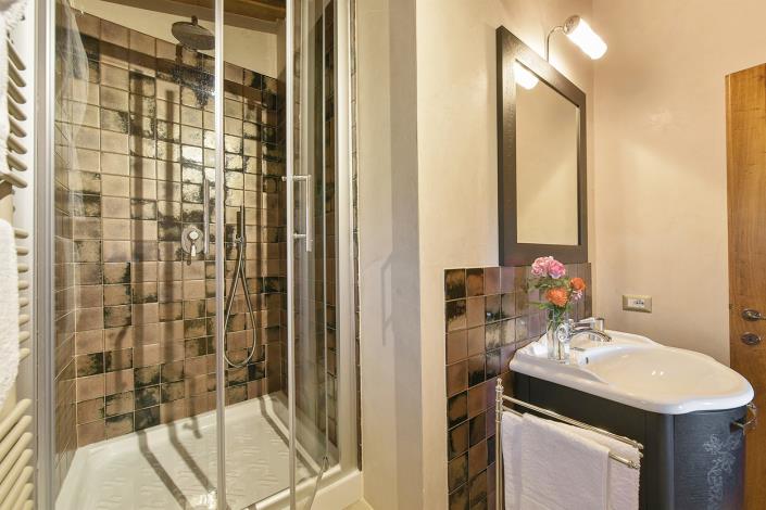 Image No.27-3 Bed Farmhouse for sale