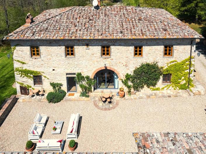 Image No.1-7 Bed Farmhouse for sale
