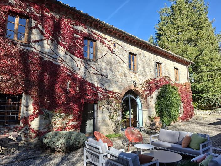 Image No.3-7 Bed Farmhouse for sale