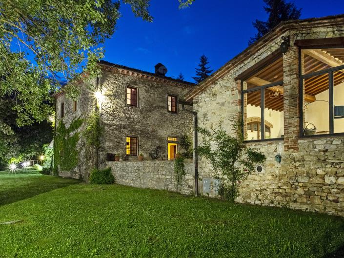 Image No.9-7 Bed Farmhouse for sale