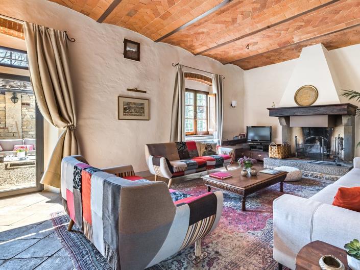 Image No.13-7 Bed Farmhouse for sale