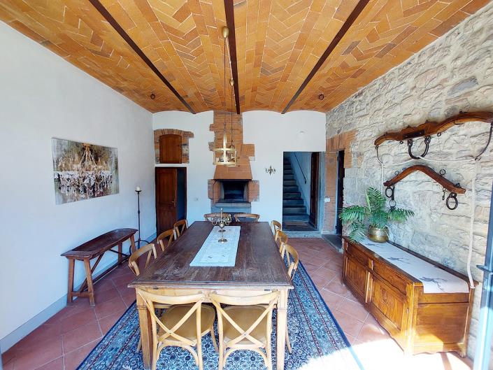 Image No.30-7 Bed Farmhouse for sale