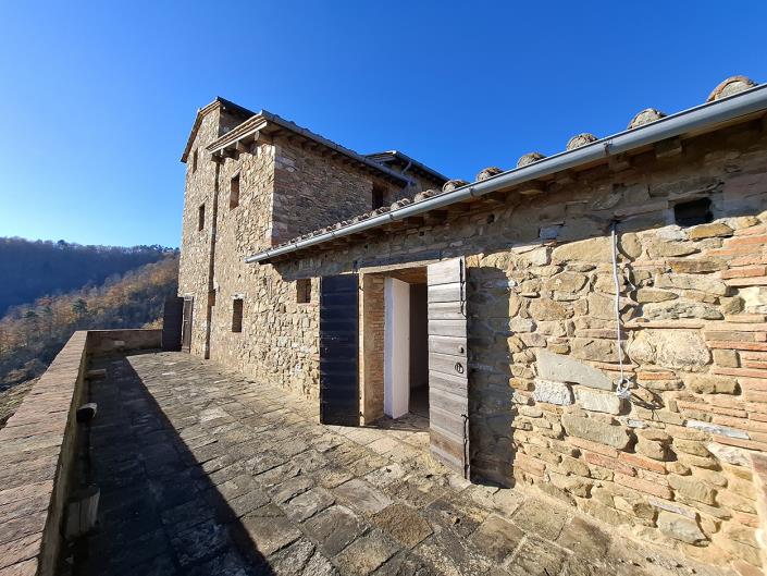 Image No.7-7 Bed Farmhouse for sale