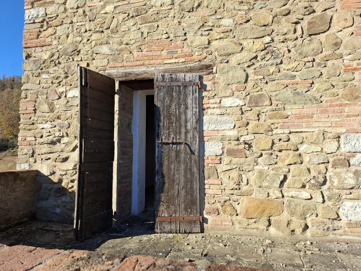 Image No.10-7 Bed Farmhouse for sale