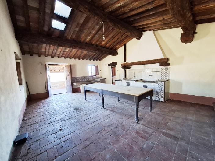 Image No.14-7 Bed Farmhouse for sale