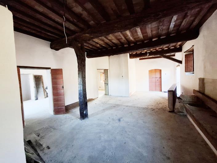 Image No.16-7 Bed Farmhouse for sale