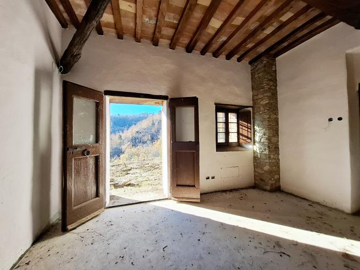 Image No.25-7 Bed Farmhouse for sale