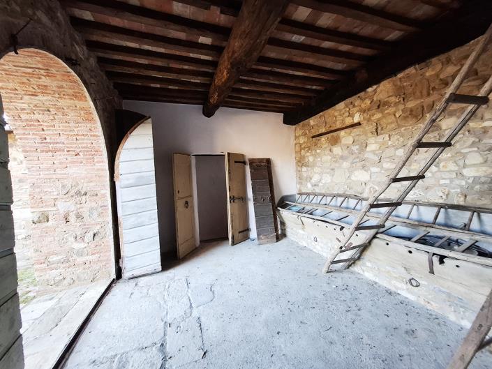 Image No.29-7 Bed Farmhouse for sale