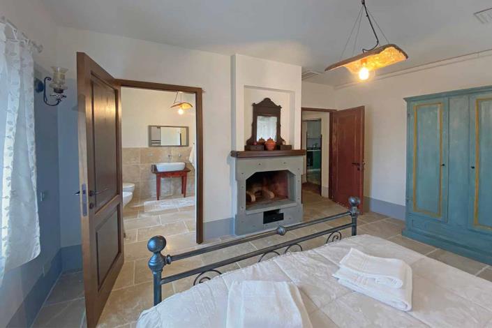 Image No.18-4 Bed Country House for sale