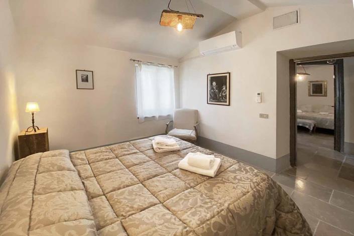 Image No.19-4 Bed Country House for sale