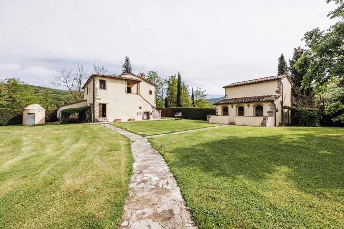 Image No.4-5 Bed Farmhouse for sale