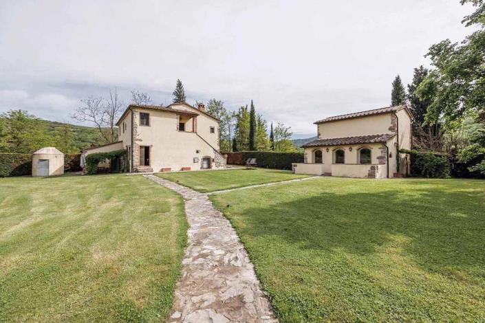 Image No.5-5 Bed Farmhouse for sale