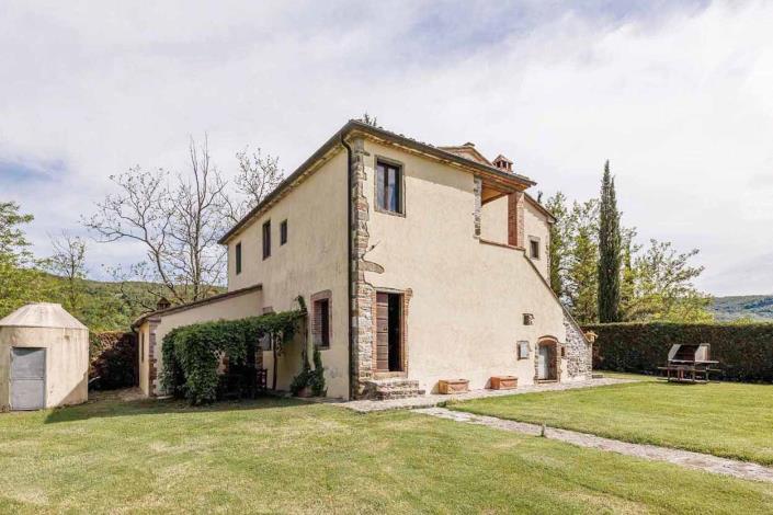 Image No.6-5 Bed Farmhouse for sale