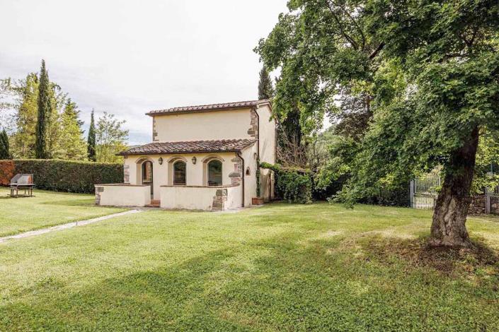 Image No.8-5 Bed Farmhouse for sale