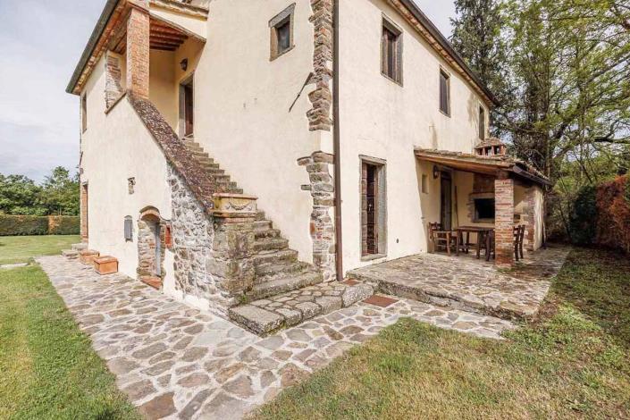 Image No.7-5 Bed Farmhouse for sale