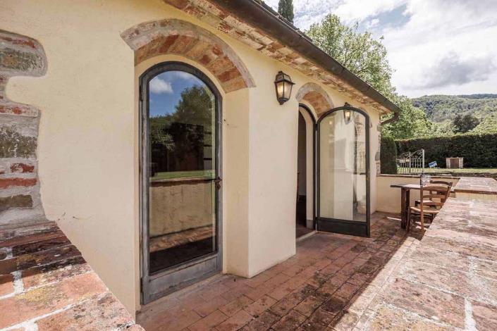 Image No.9-5 Bed Farmhouse for sale