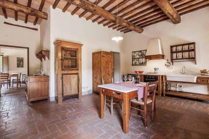 Image No.16-5 Bed Farmhouse for sale