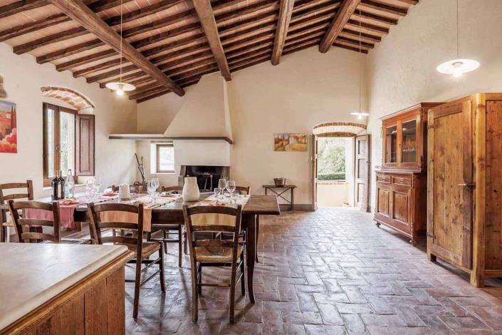 Image No.18-5 Bed Farmhouse for sale