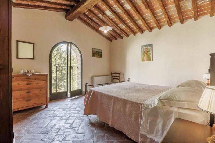 Image No.26-5 Bed Farmhouse for sale