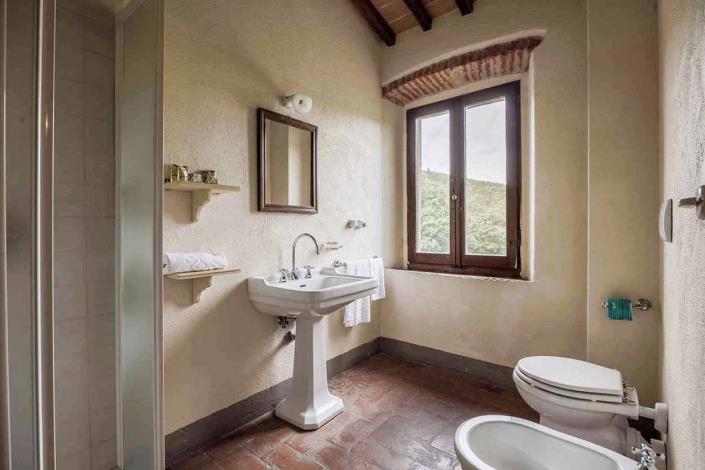 Image No.31-5 Bed Farmhouse for sale