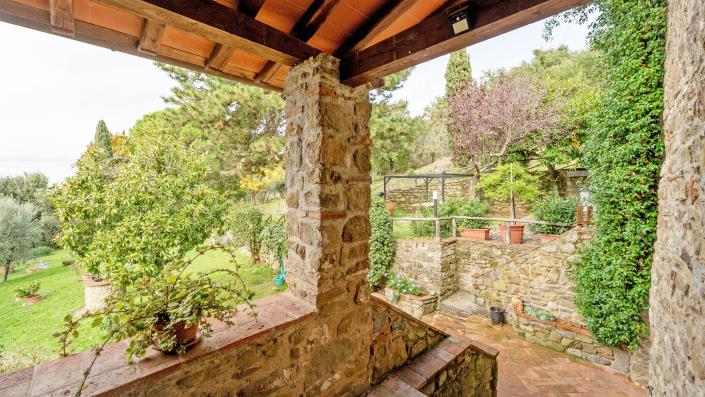 Image No.12-7 Bed Farmhouse for sale