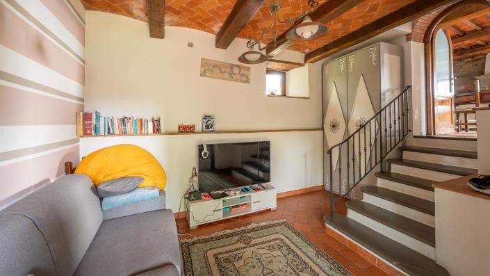 Image No.18-7 Bed Farmhouse for sale