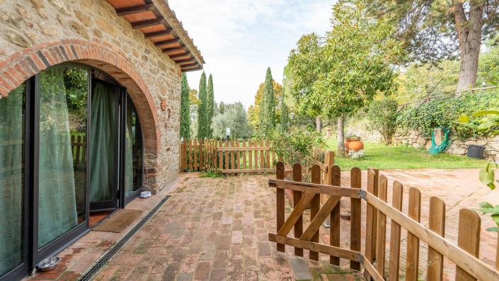 Image No.24-7 Bed Farmhouse for sale