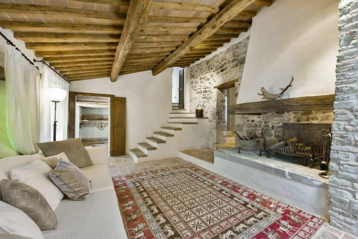 Image No.20-4 Bed Country House for sale