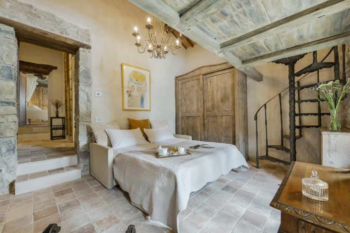 Image No.35-4 Bed Country House for sale