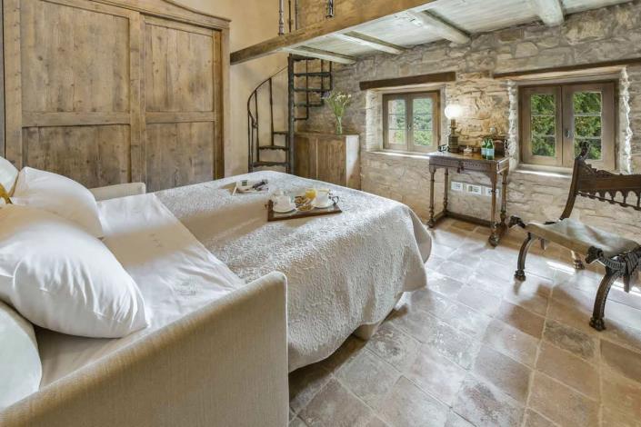 Image No.36-4 Bed Country House for sale