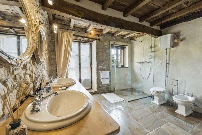 Image No.38-4 Bed Country House for sale