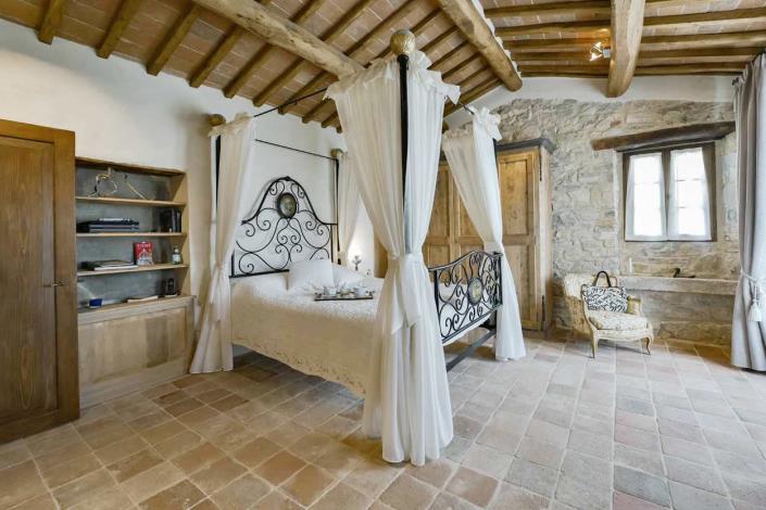 Image No.39-4 Bed Country House for sale