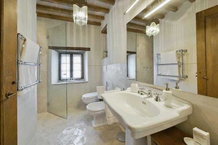 Image No.41-4 Bed Country House for sale