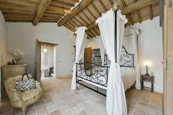 Image No.53-4 Bed Country House for sale