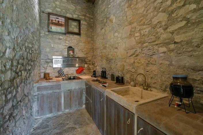 Image No.56-4 Bed Country House for sale