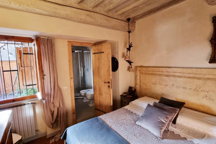 Image No.28-2 Bed Semi-Detached for sale