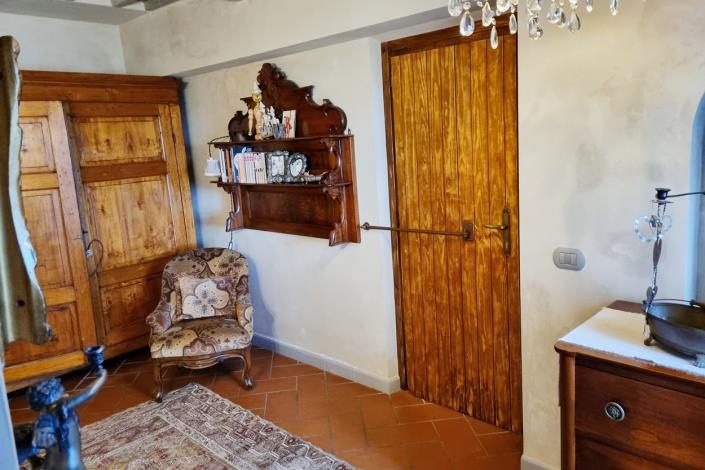 Image No.33-2 Bed Semi-Detached for sale