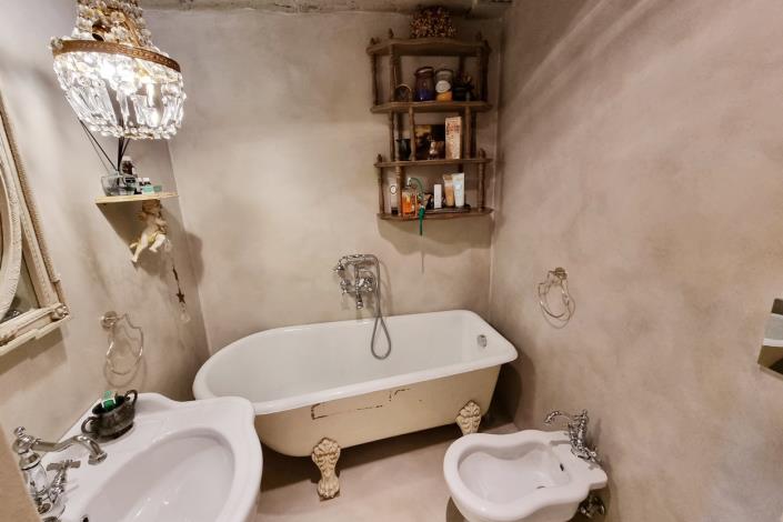 Image No.37-2 Bed Semi-Detached for sale