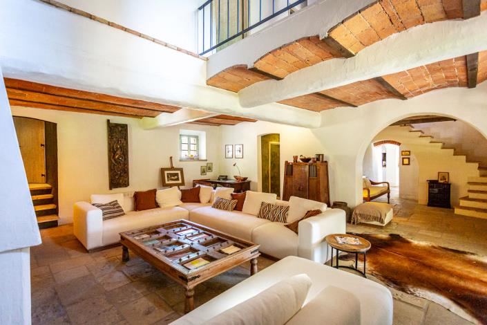 Image No.27-5 Bed Villa for sale