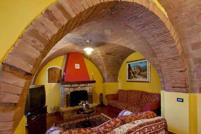 Image No.19-5 Bed Farmhouse for sale