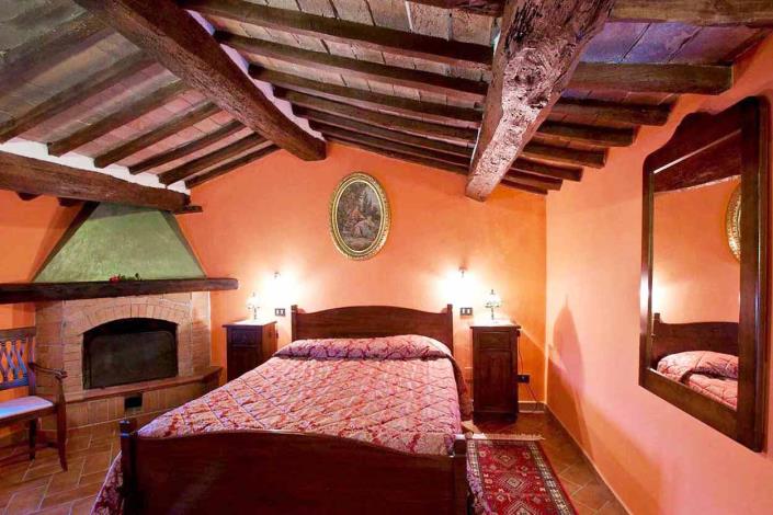 Image No.22-5 Bed Farmhouse for sale