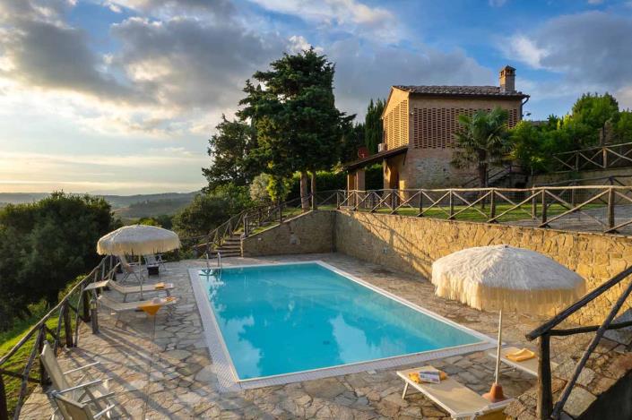 Image No.28-5 Bed Farmhouse for sale