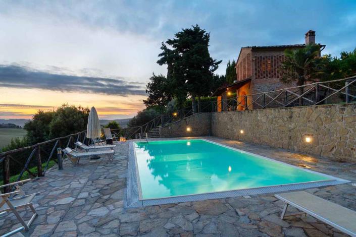 Image No.29-5 Bed Farmhouse for sale